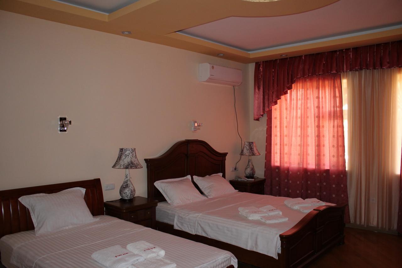 Hotel For You Jerevan Eksteriør billede